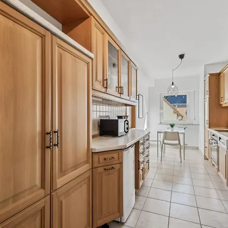 Monteur - Für Bis Zu 7 Personen In 65479 - Gg13 * Raunheim