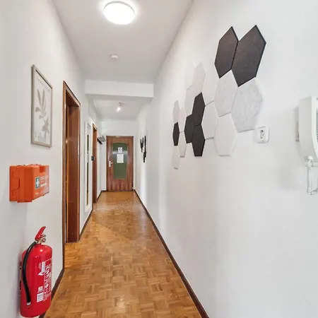 Monteur - Fuer Bis Zu 7 Personen In 65479 - Gg13