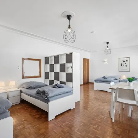 Monteur - Fuer Bis Zu 5 Personen In 65479 - Gg13 Apartment