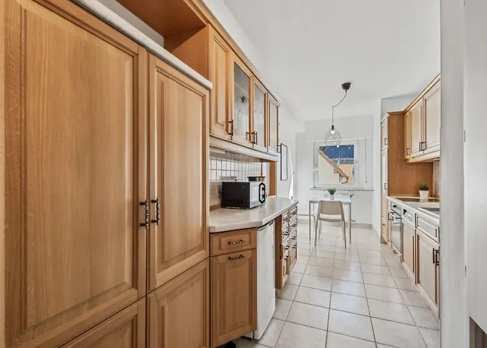 Monteur - Fuer Bis Zu 7 Personen In 65479 - Gg13 * Raunheim