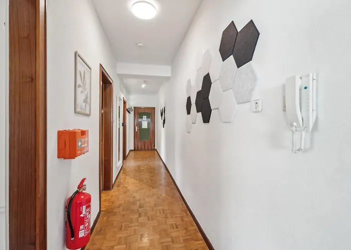 Monteur - Fuer Bis Zu 7 Personen In 65479 - Gg13