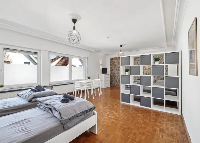 Monteur - Fuer Bis Zu 7 Personen In 65479 - Gg13 Appartement Raunheim