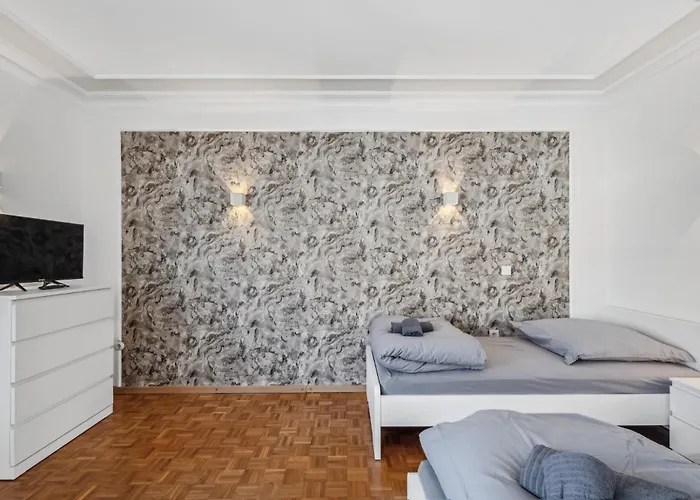 Monteur - Fuer Bis Zu 7 Personen In 65479 - Gg13